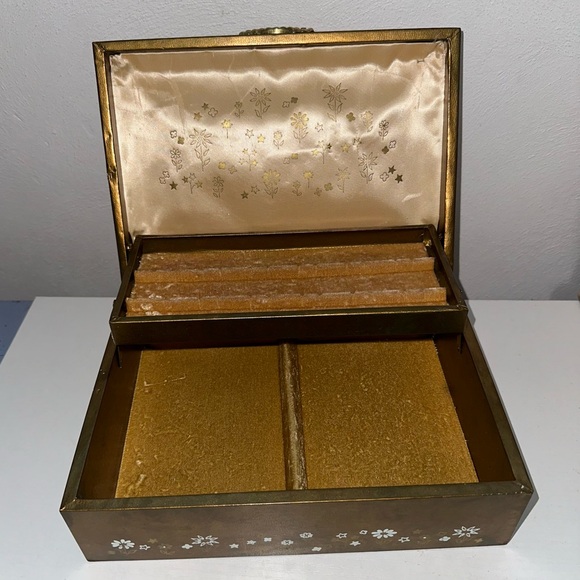 Vintage Floral Jewelry Box - Picture 9 of 10